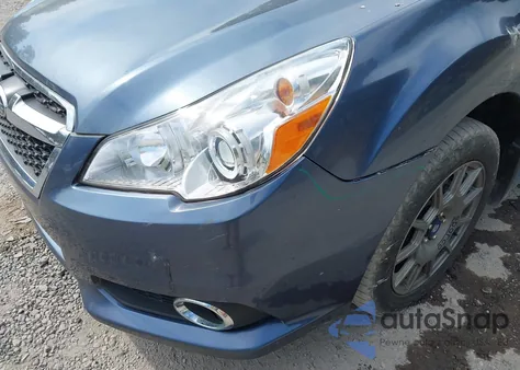 2014 Subaru Legacy 2.5I Premium z USA, uszkodzony, nr VIN 4S3BMBC65E3022381